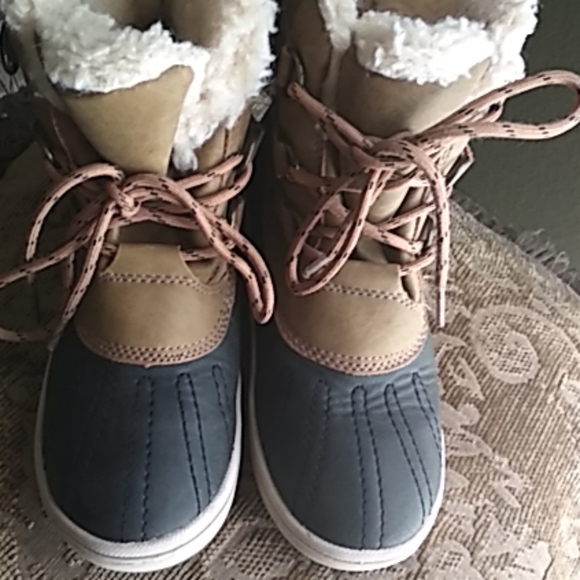 pawz Shoes - Pawz Boot's